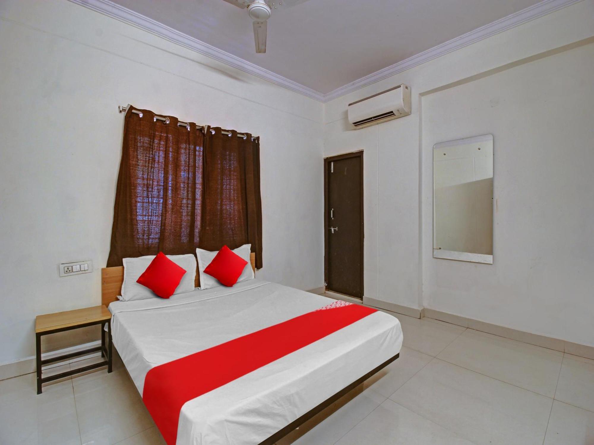 Hotel O Svr Silver Key Lingampalli Екстер'єр фото