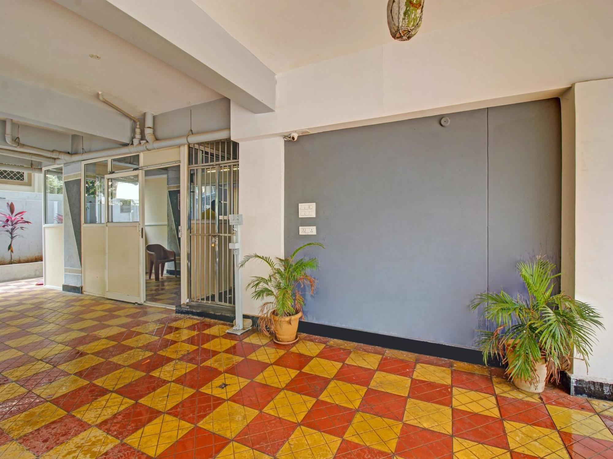 Hotel O Svr Silver Key Lingampalli Екстер'єр фото