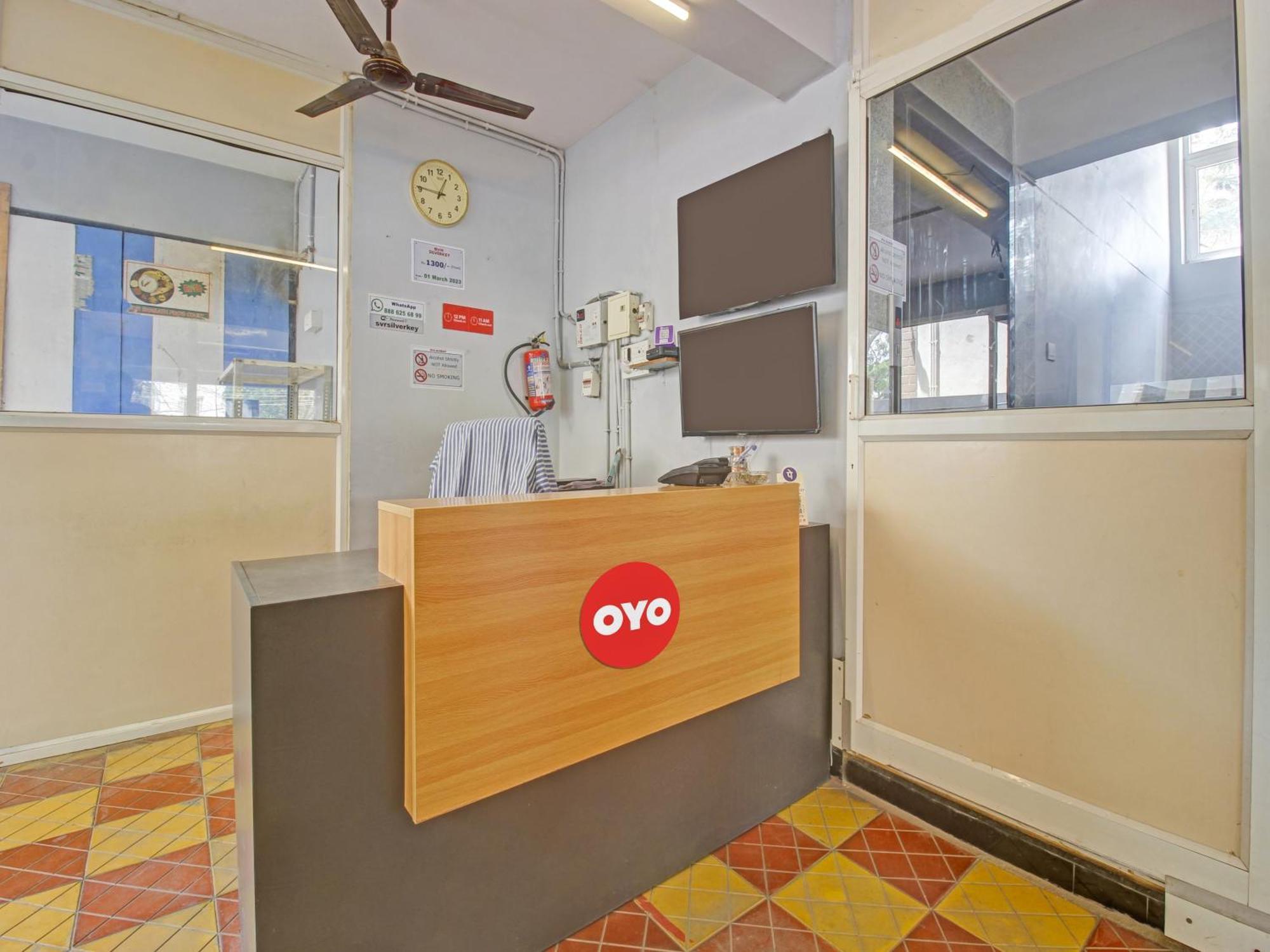 Hotel O Svr Silver Key Lingampalli Екстер'єр фото