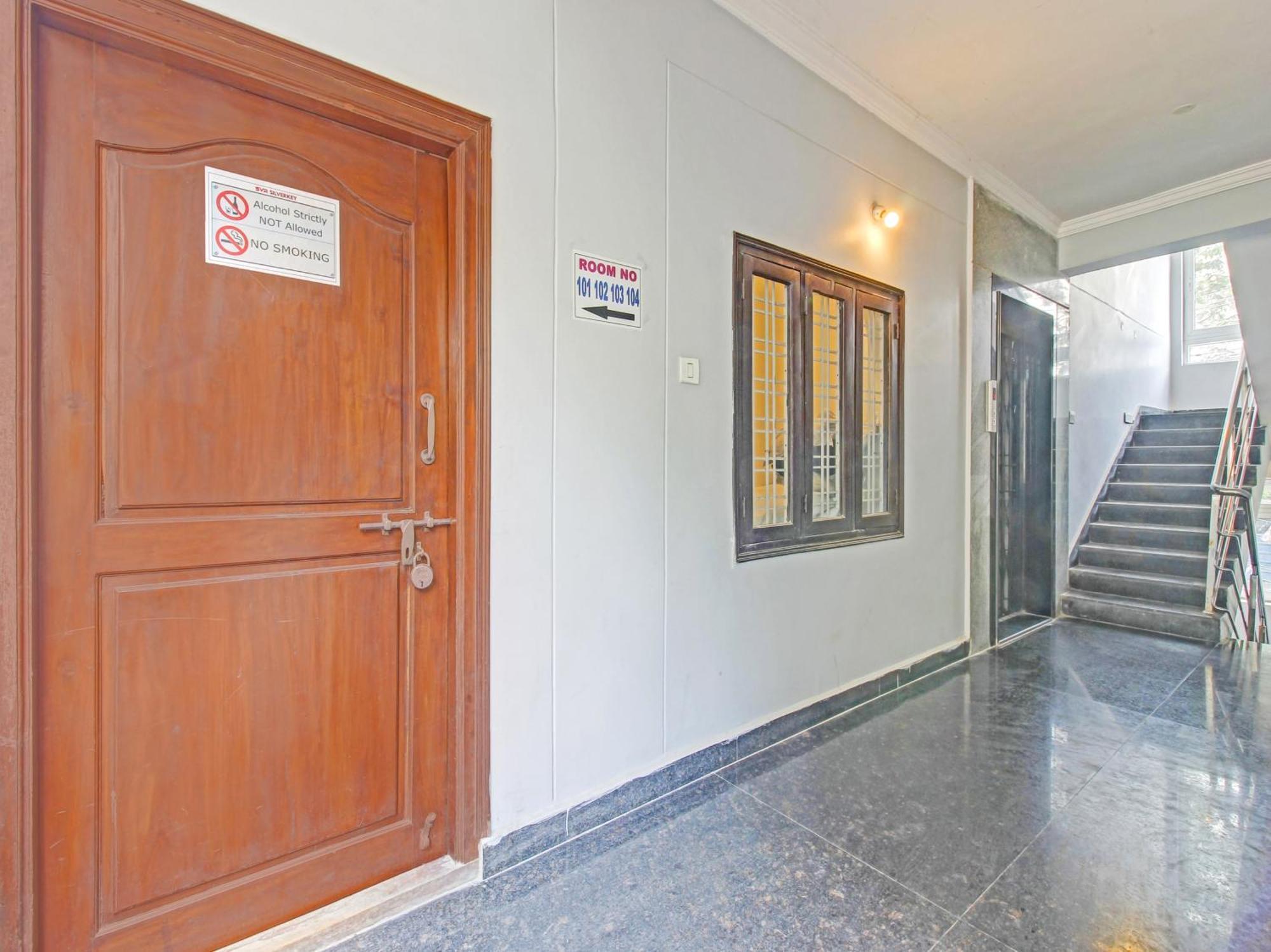 Hotel O Svr Silver Key Lingampalli Екстер'єр фото