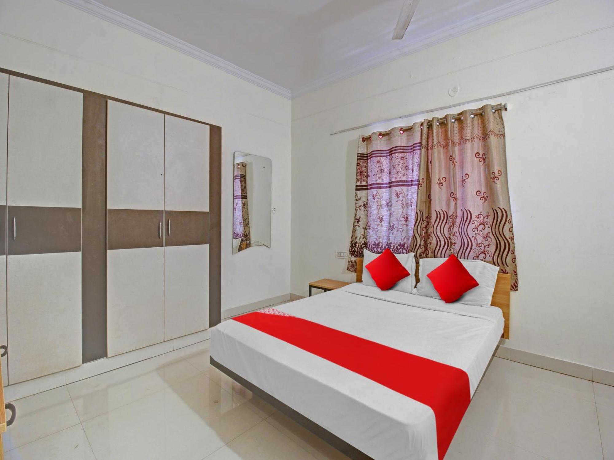 Hotel O Svr Silver Key Lingampalli Екстер'єр фото