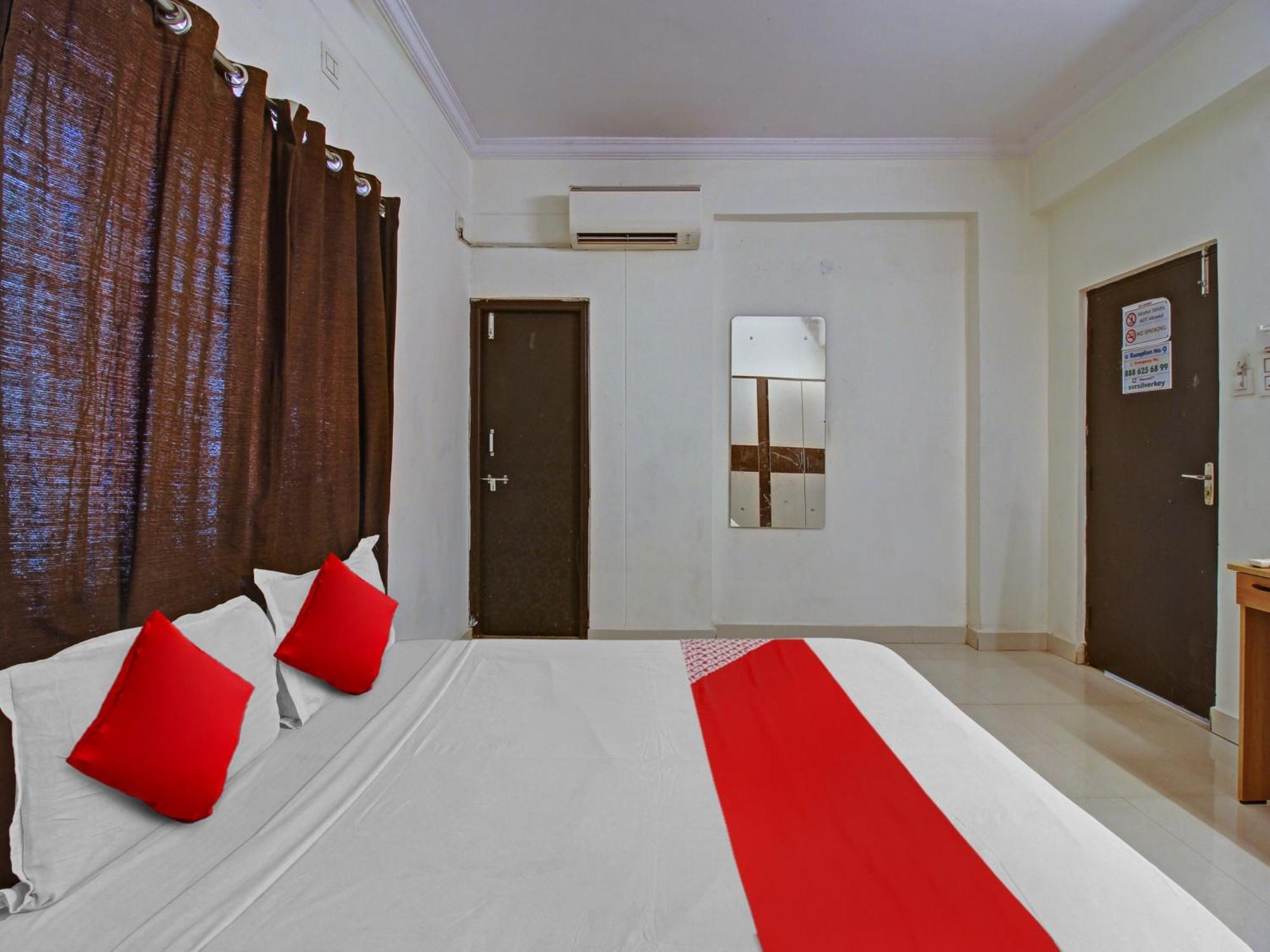 Hotel O Svr Silver Key Lingampalli Екстер'єр фото