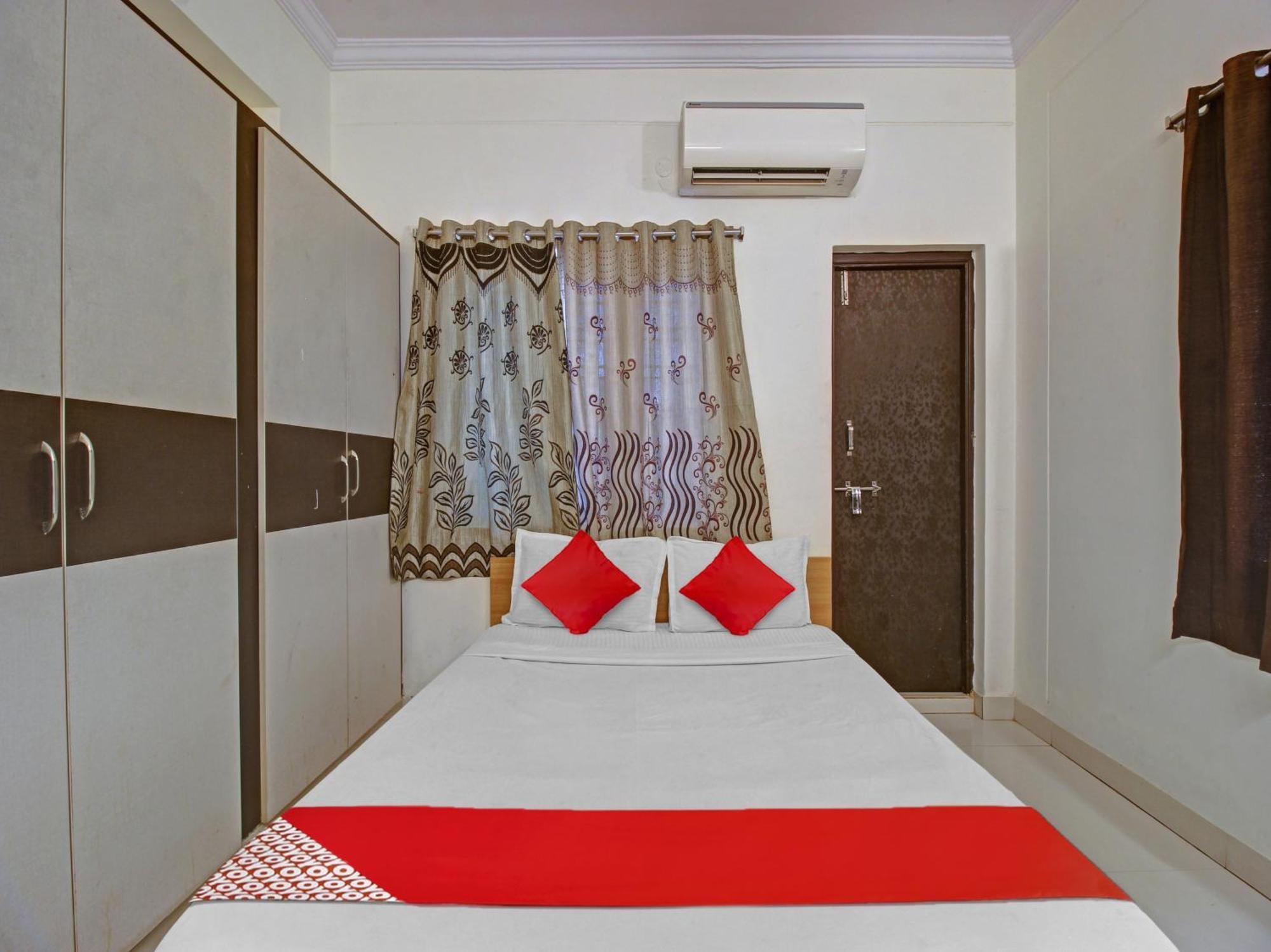 Hotel O Svr Silver Key Lingampalli Екстер'єр фото